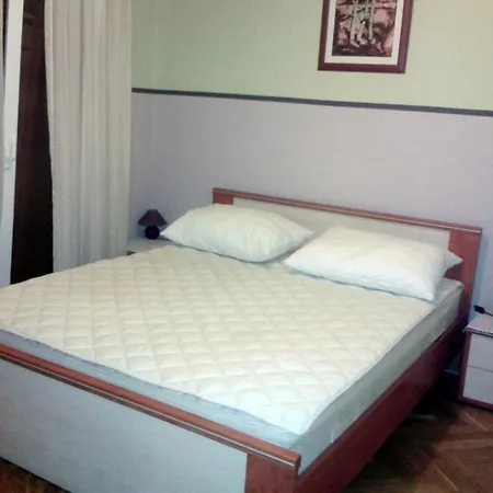 Апартаменти Bubi Hvar 1 *