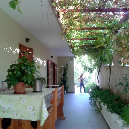 Apartment Bubi Hvar 1