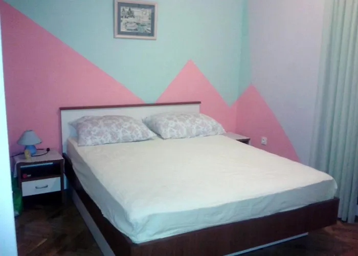 Apartment Bubi Hvar 1 *