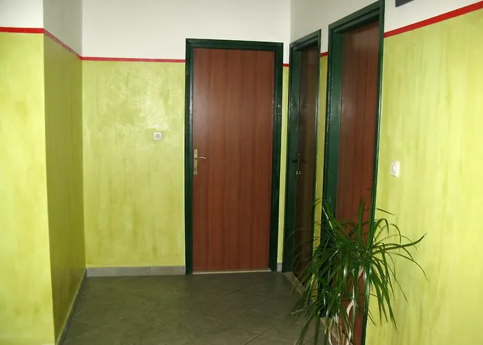 Apartment Bubi Hvar 1 *